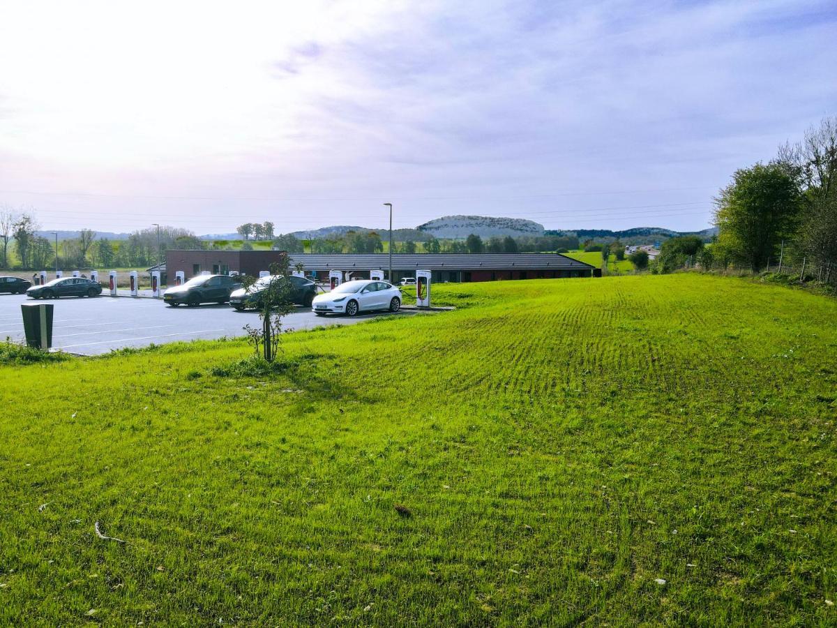 Hotel Maas Val-de-Meuse Exterior foto